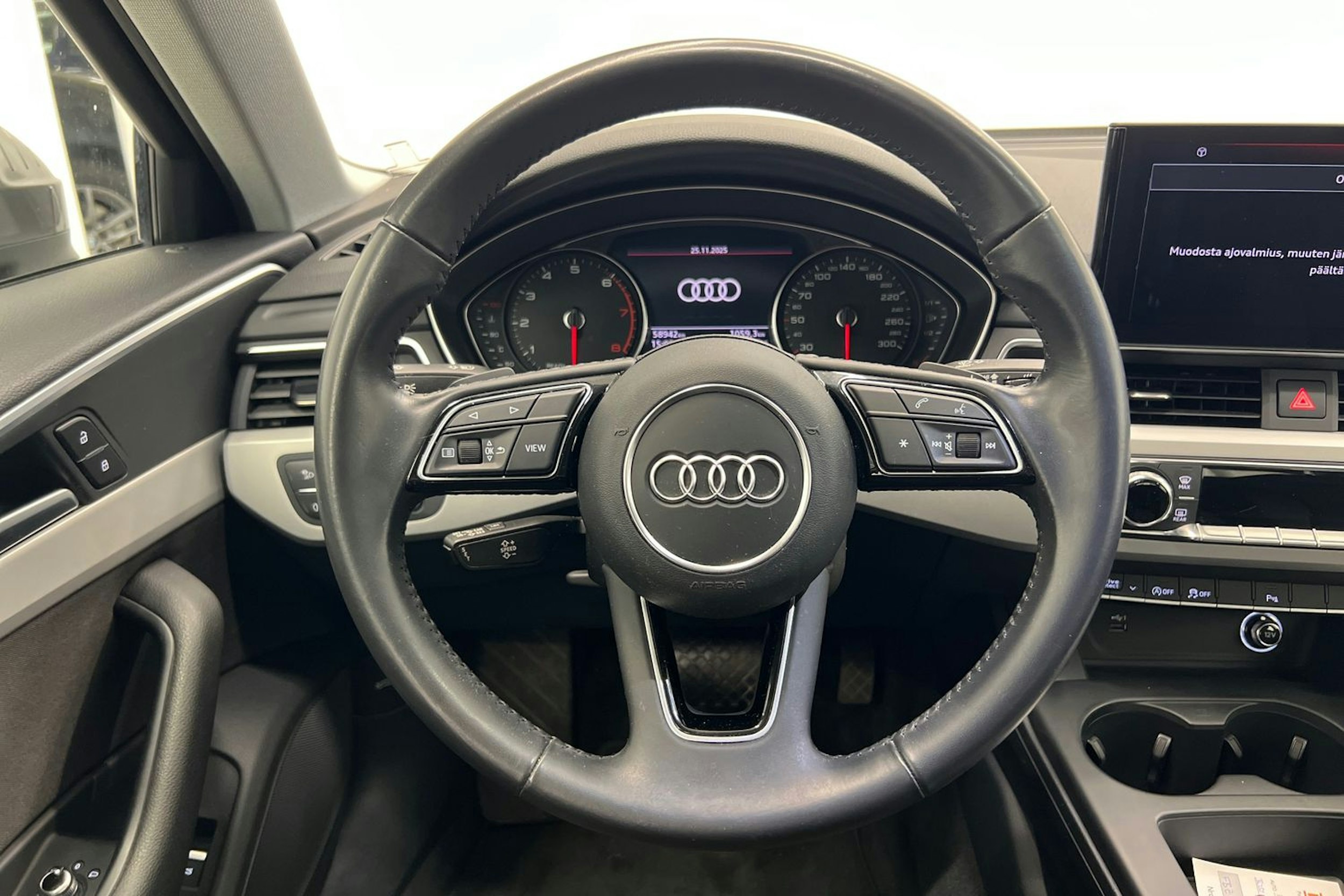 Vihreä Audi A4 2020 kuva 13.