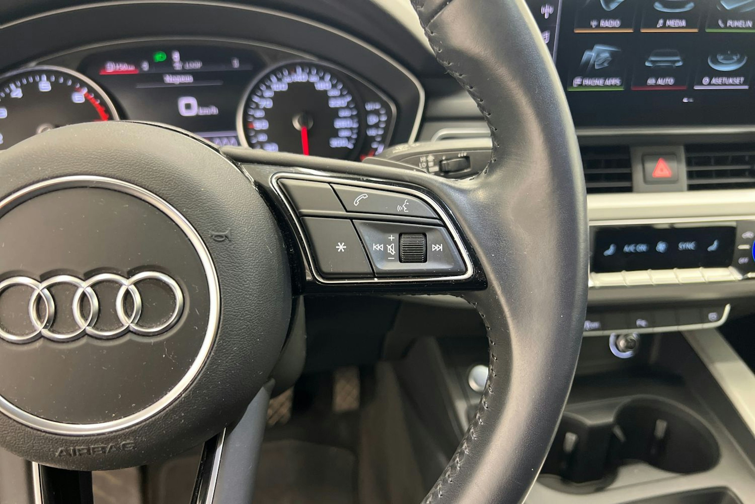 Vihreä Audi A4 2020 kuva 14.