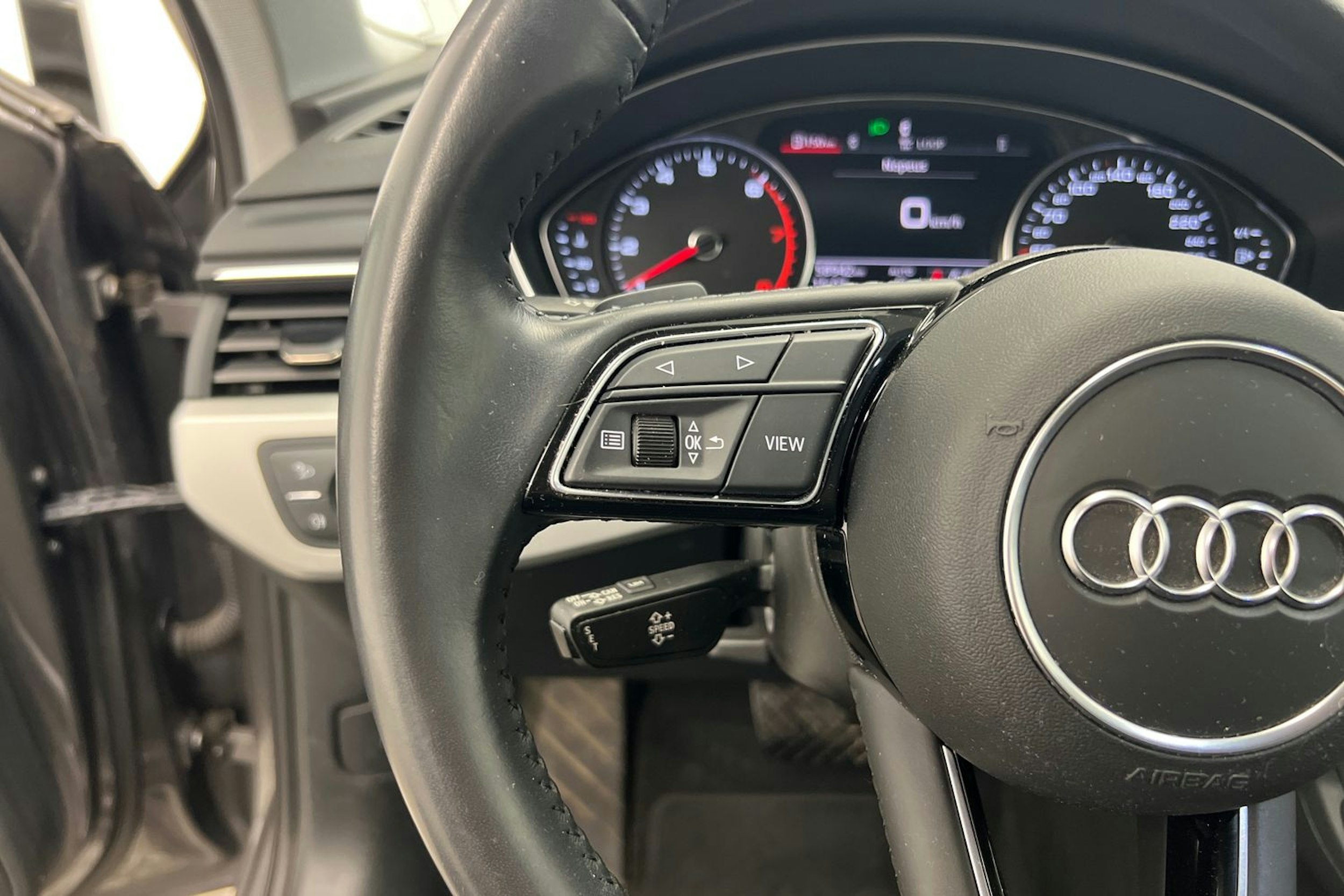 Vihreä Audi A4 2020 kuva 15.