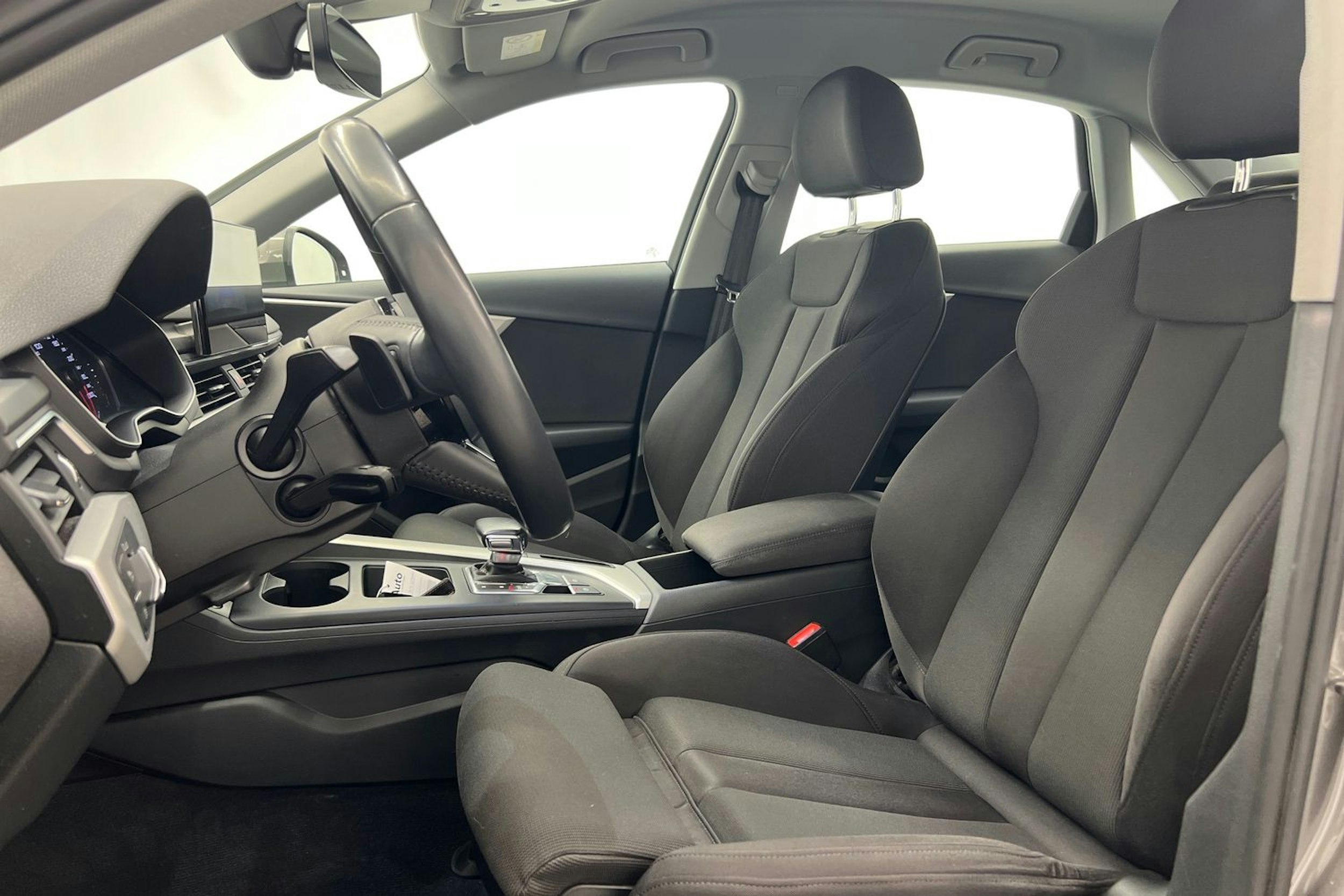 Vihreä Audi A4 2020 kuva 26.