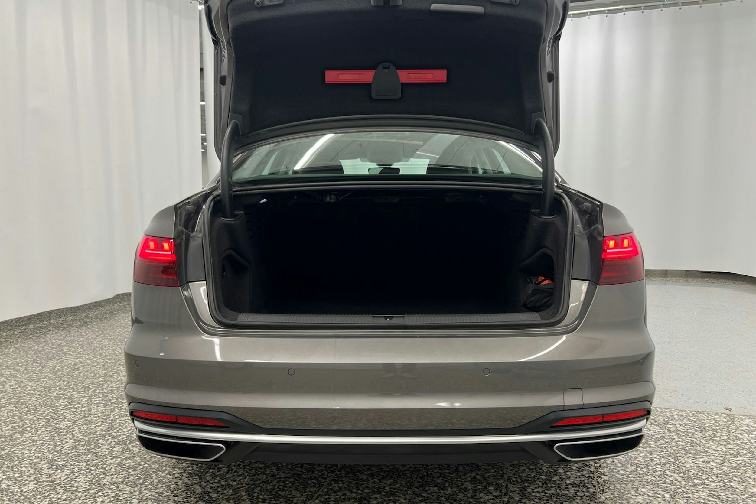 Vihreä Audi A4 2020 kuva 27.