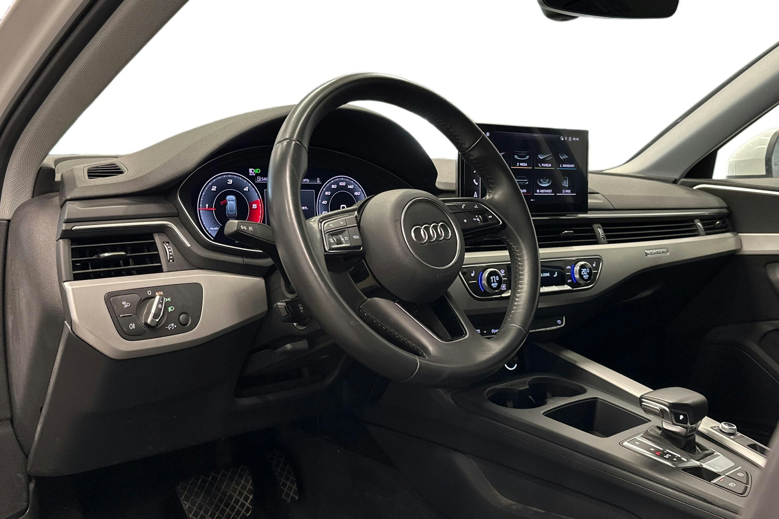 valkoinen Audi A4 2020 kuva 3.