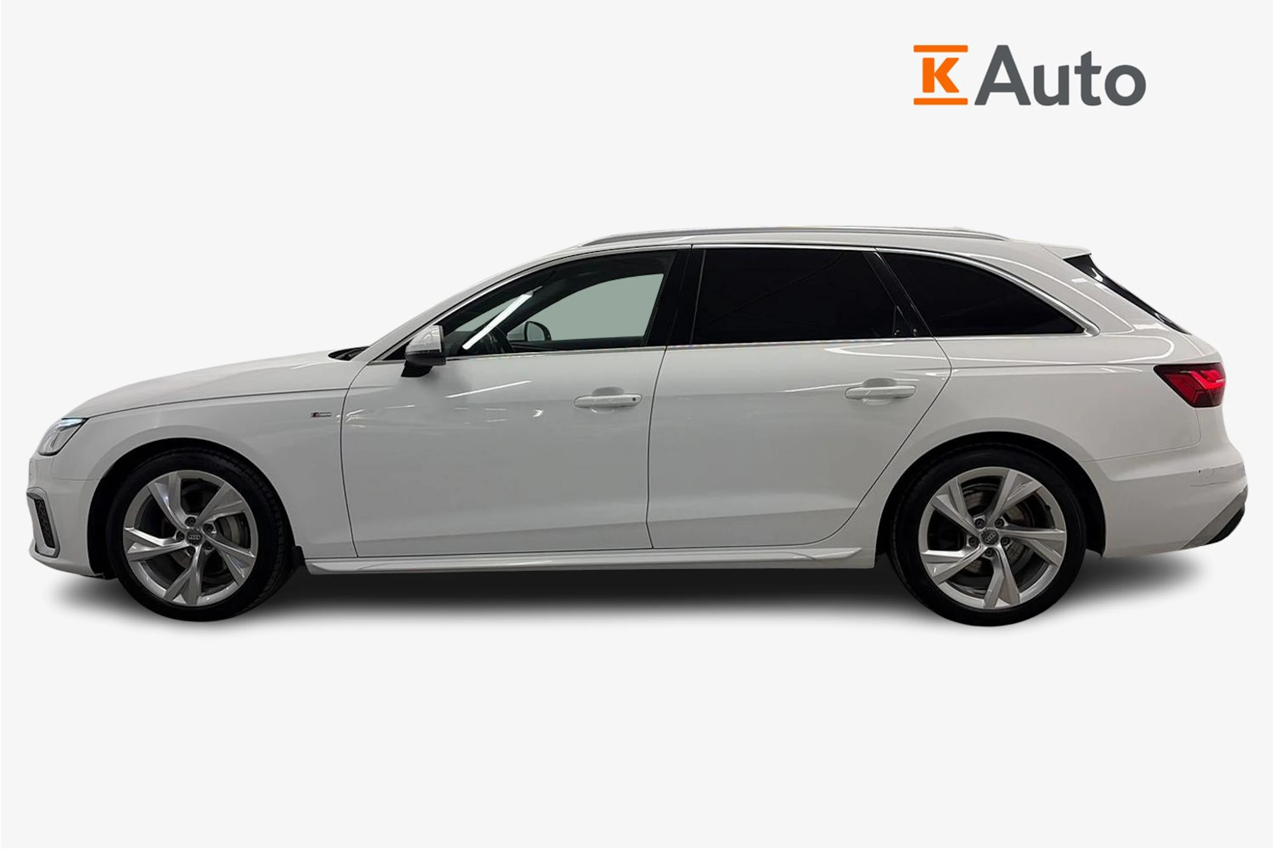 Valkoinen Audi A4 2020 kuva 7.