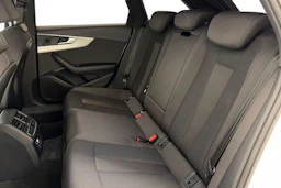 Valkoinen Audi A4 2020 kuva 11.