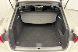 Valkoinen Audi A4 2020 kuva 15.