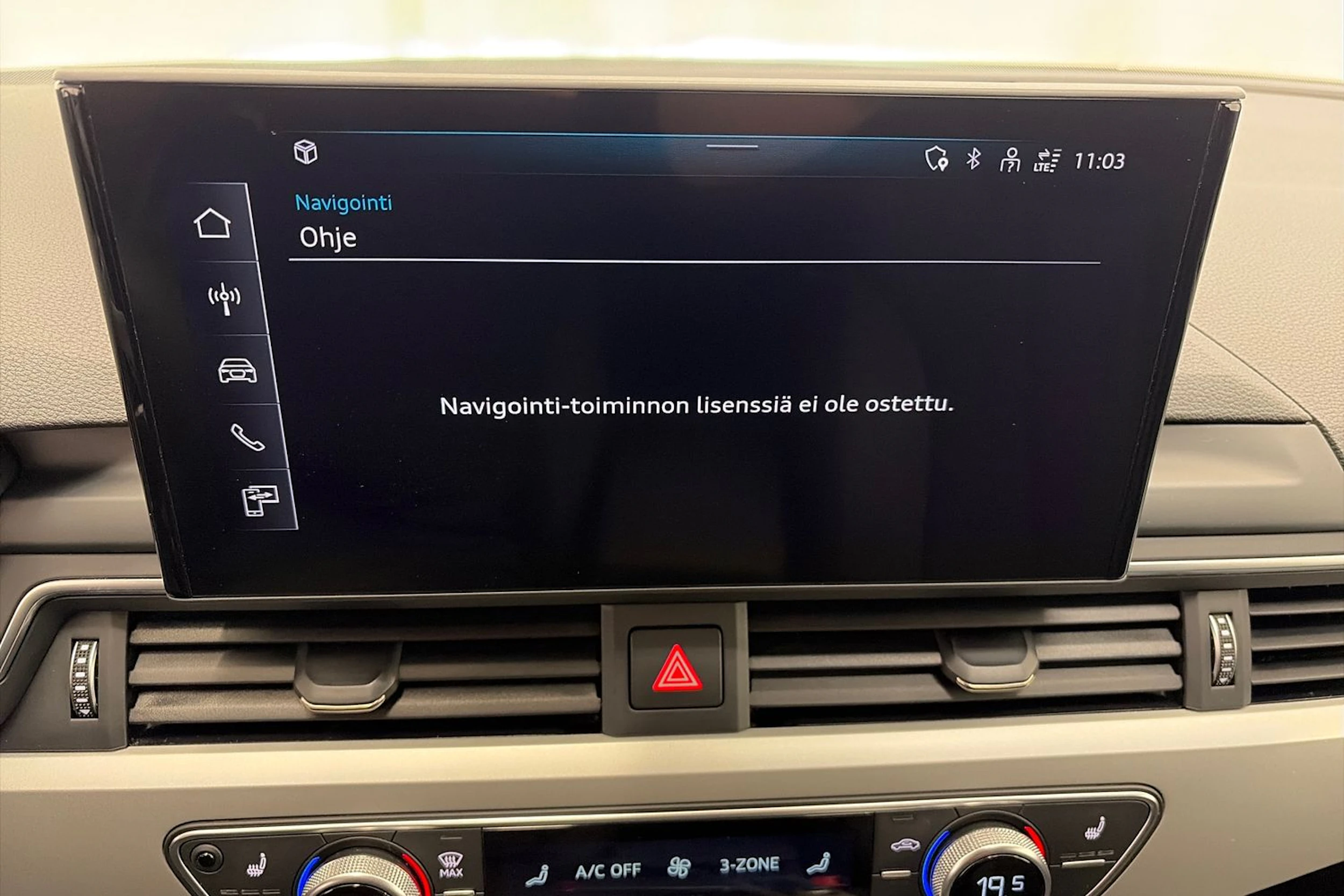 Valkoinen Audi A4 2020 kuva 27.
