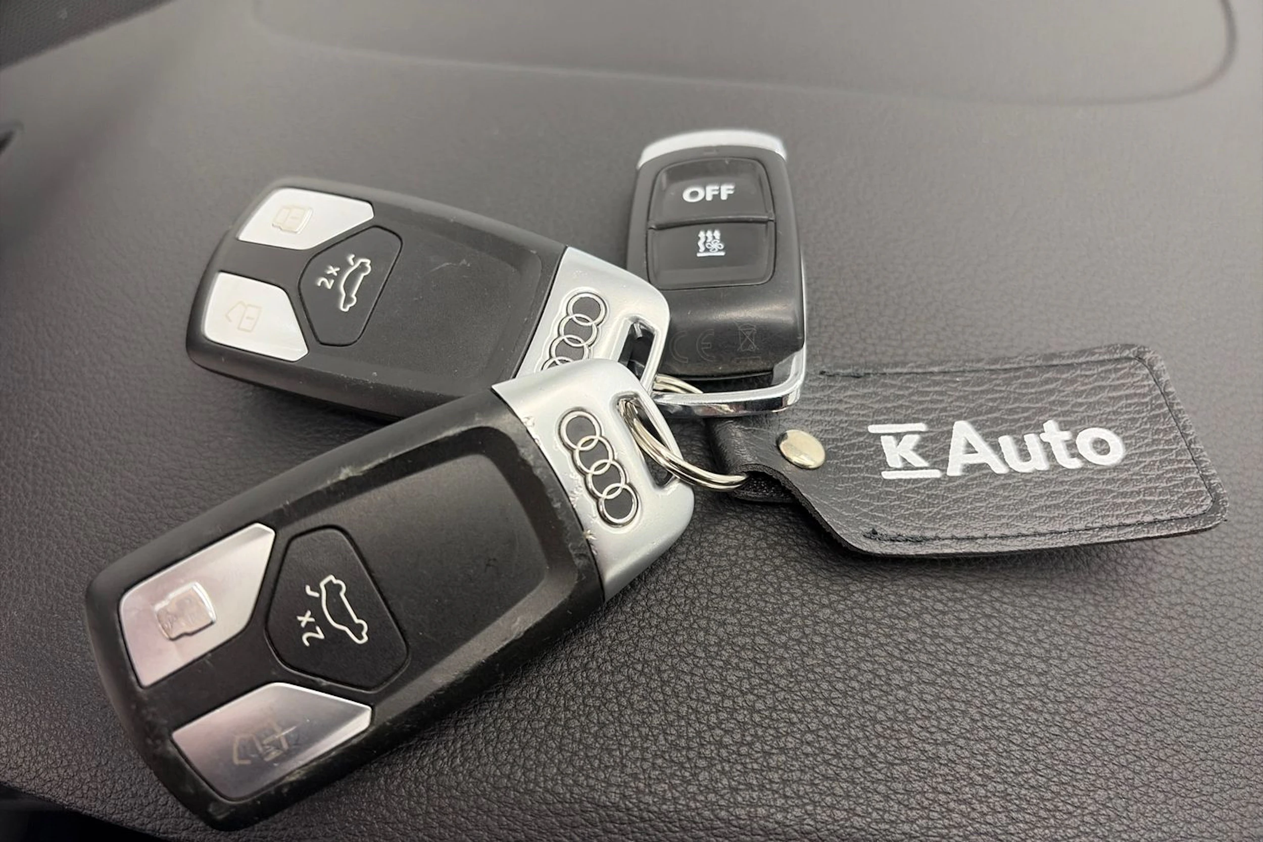 Valkoinen Audi A4 2020 kuva 30.