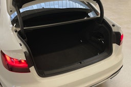 valkoinen Audi A4 2020 kuva 11.