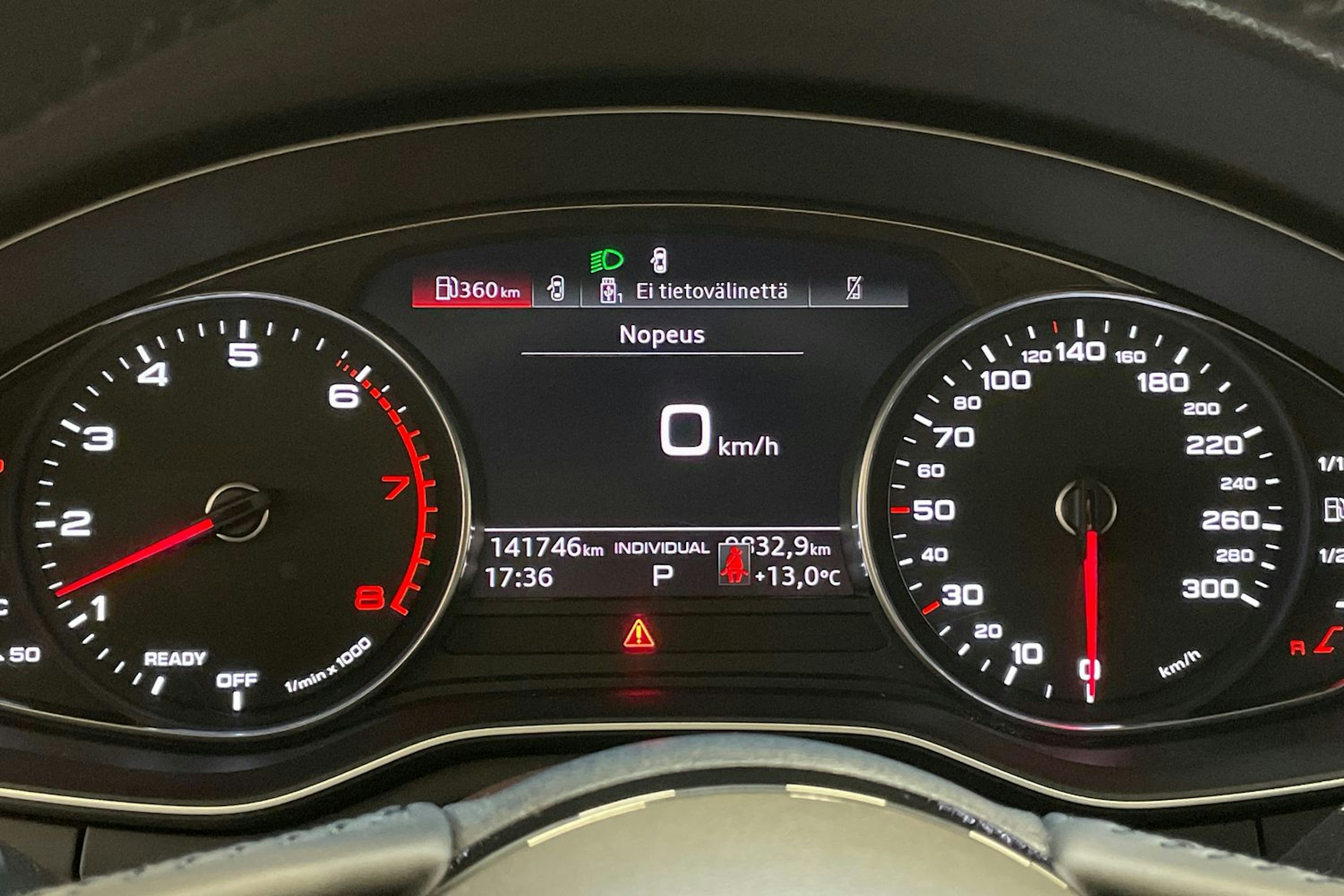 valkoinen Audi A4 2020 kuva 13.