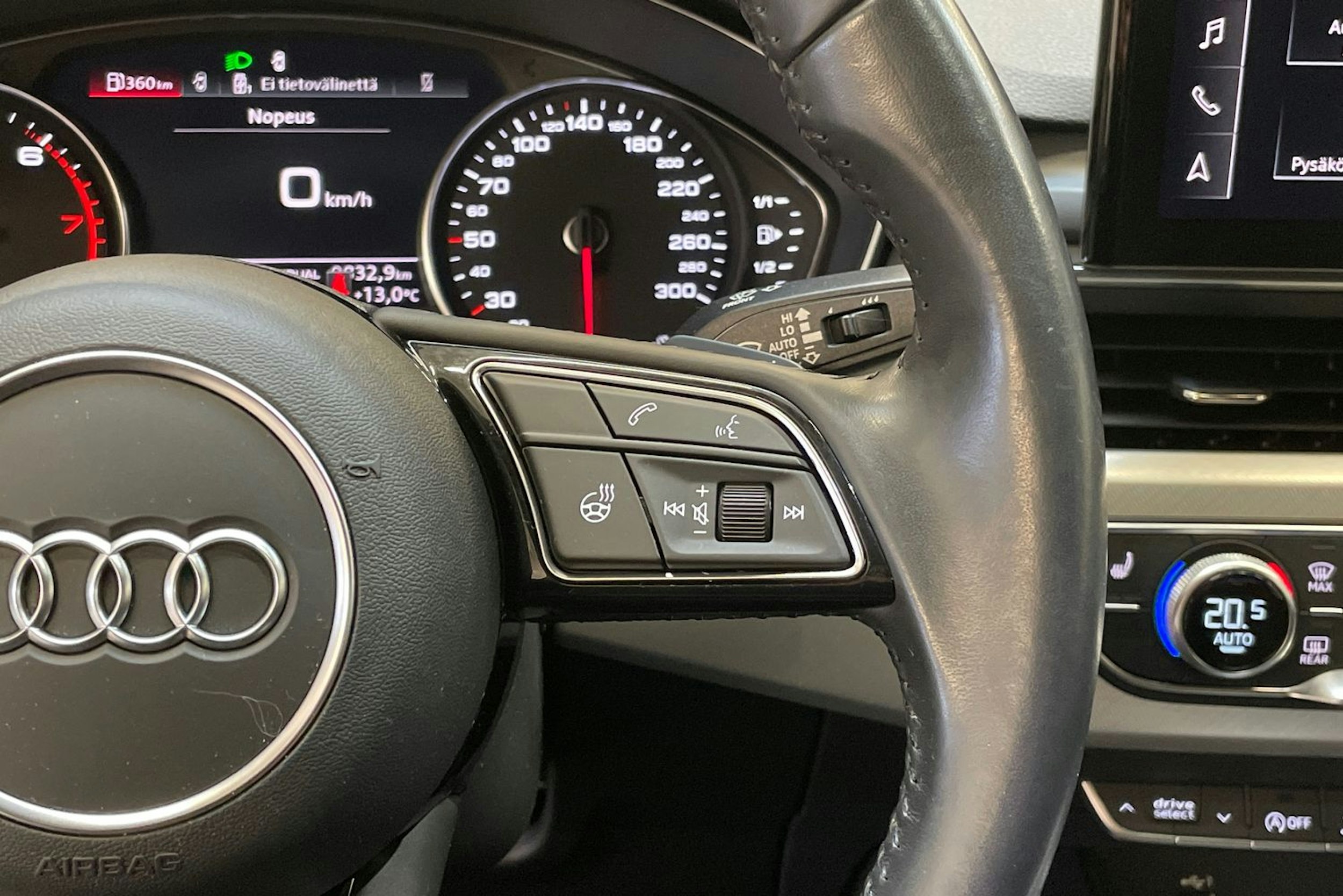 valkoinen Audi A4 2020 kuva 15.