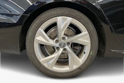 met. musta Audi A4 2020 kuva 11.