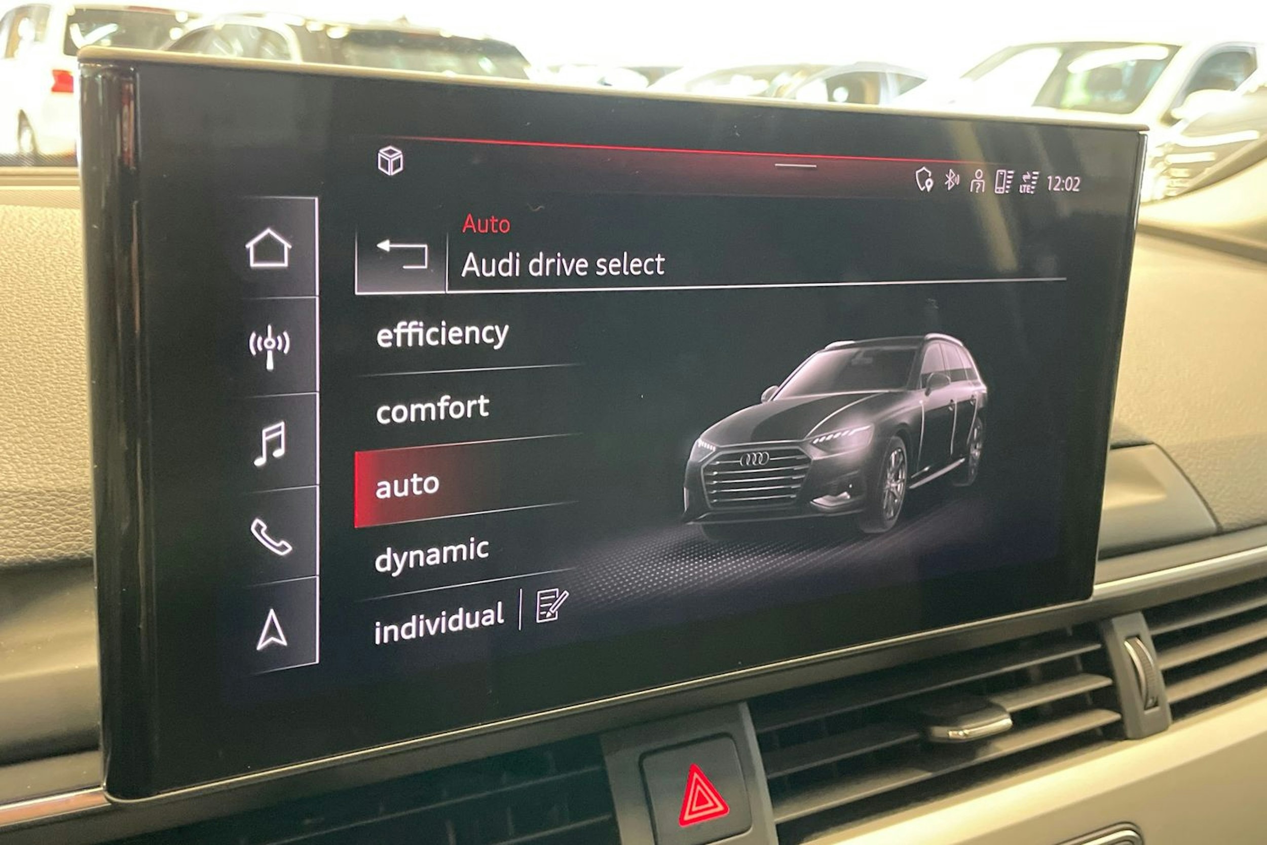 met. musta Audi A4 2020 kuva 15.