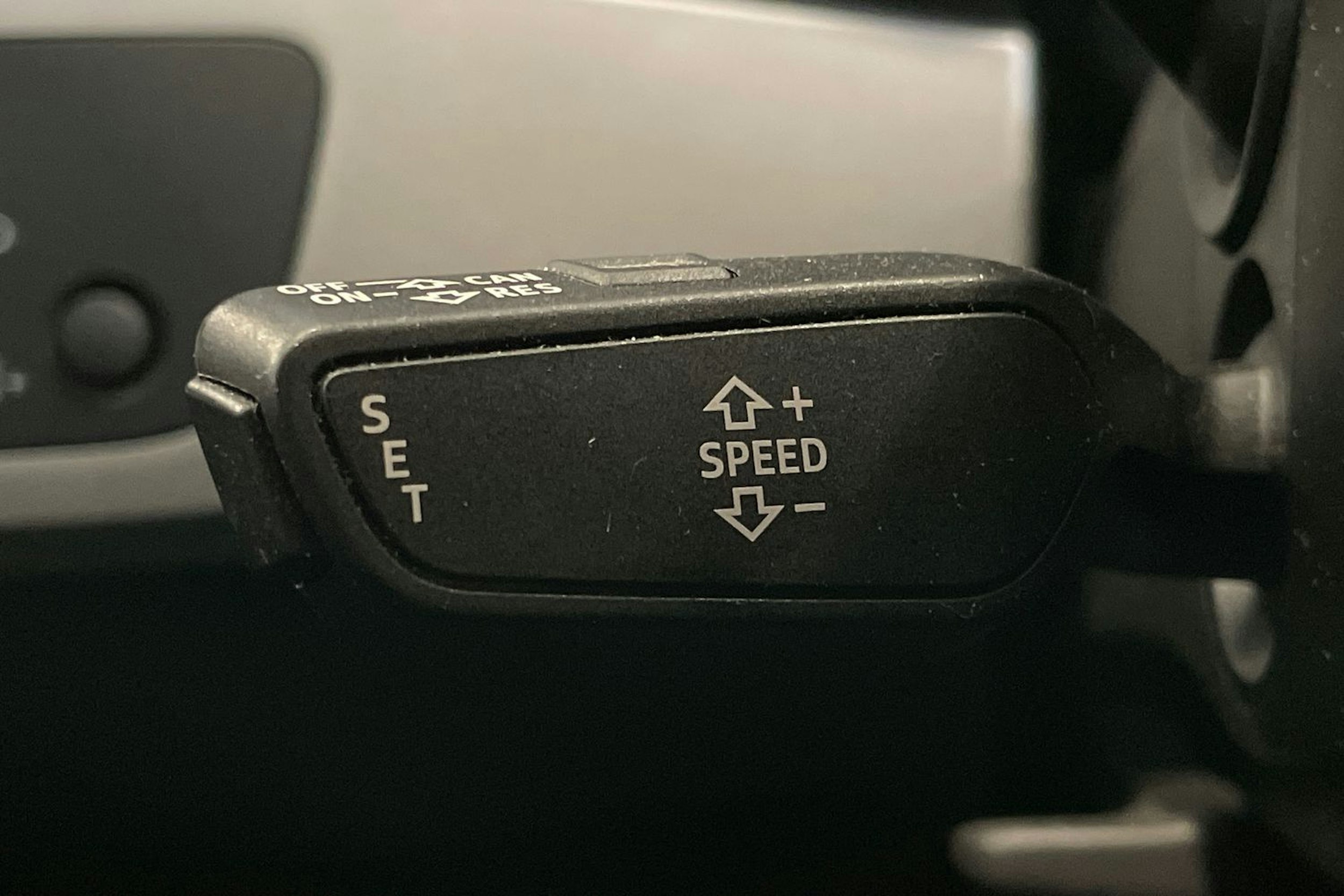 met. musta Audi A4 2020 kuva 19.