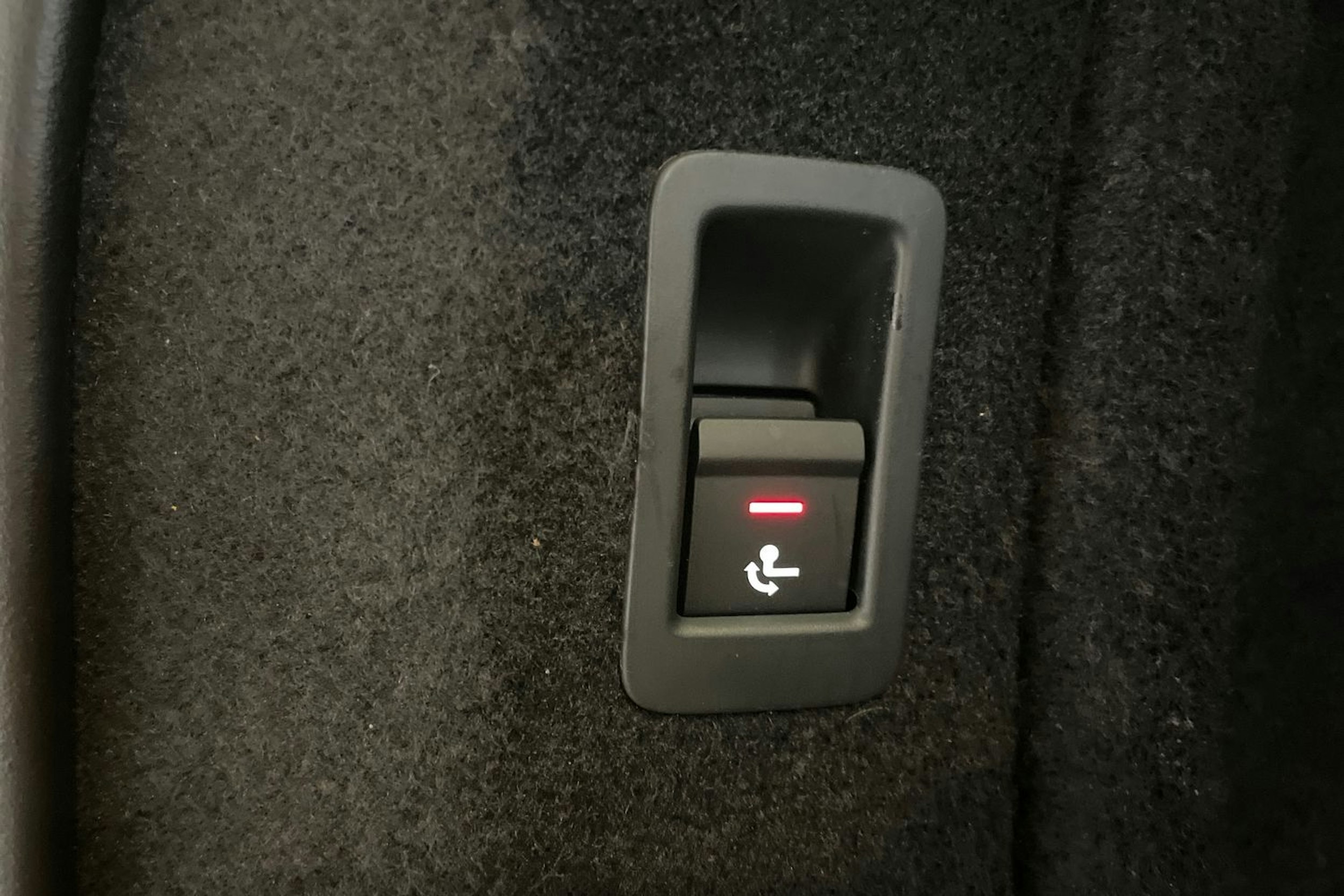 met. musta Audi A4 2020 kuva 24.