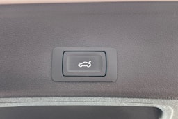 valkoinen Audi A4 2020 kuva 16.
