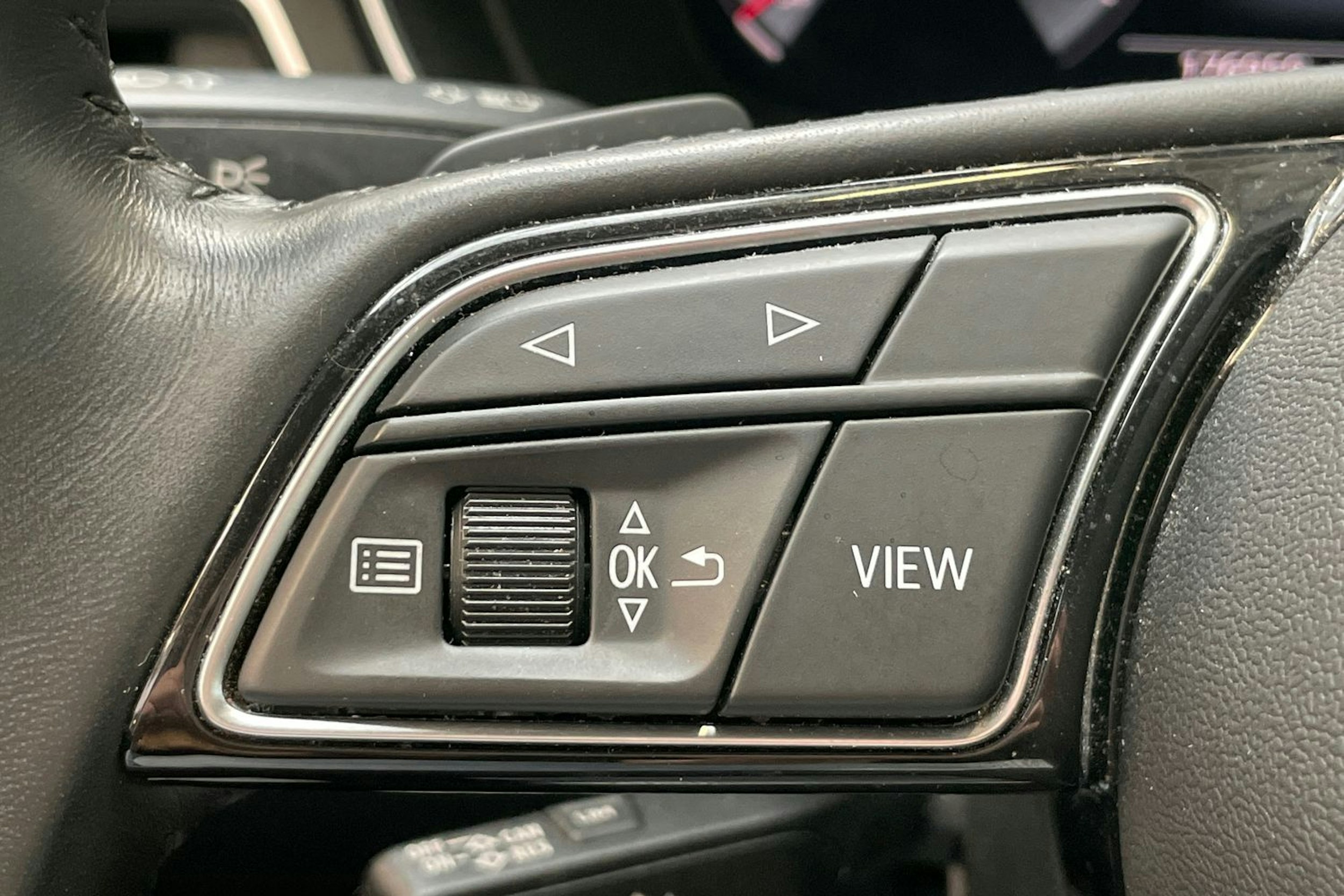 valkoinen Audi A4 2020 kuva 23.