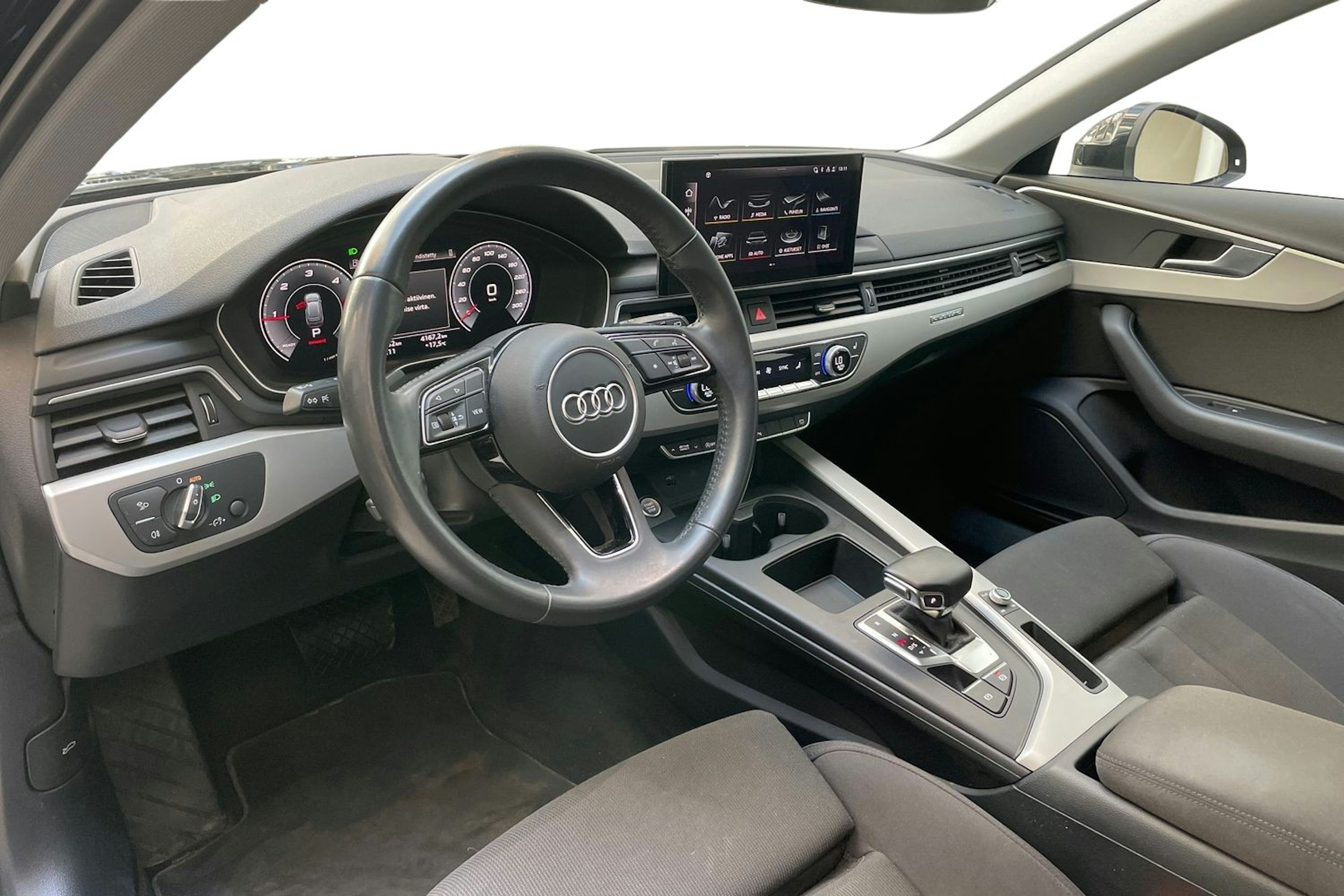 musta Audi A4 2020 kuva 7.