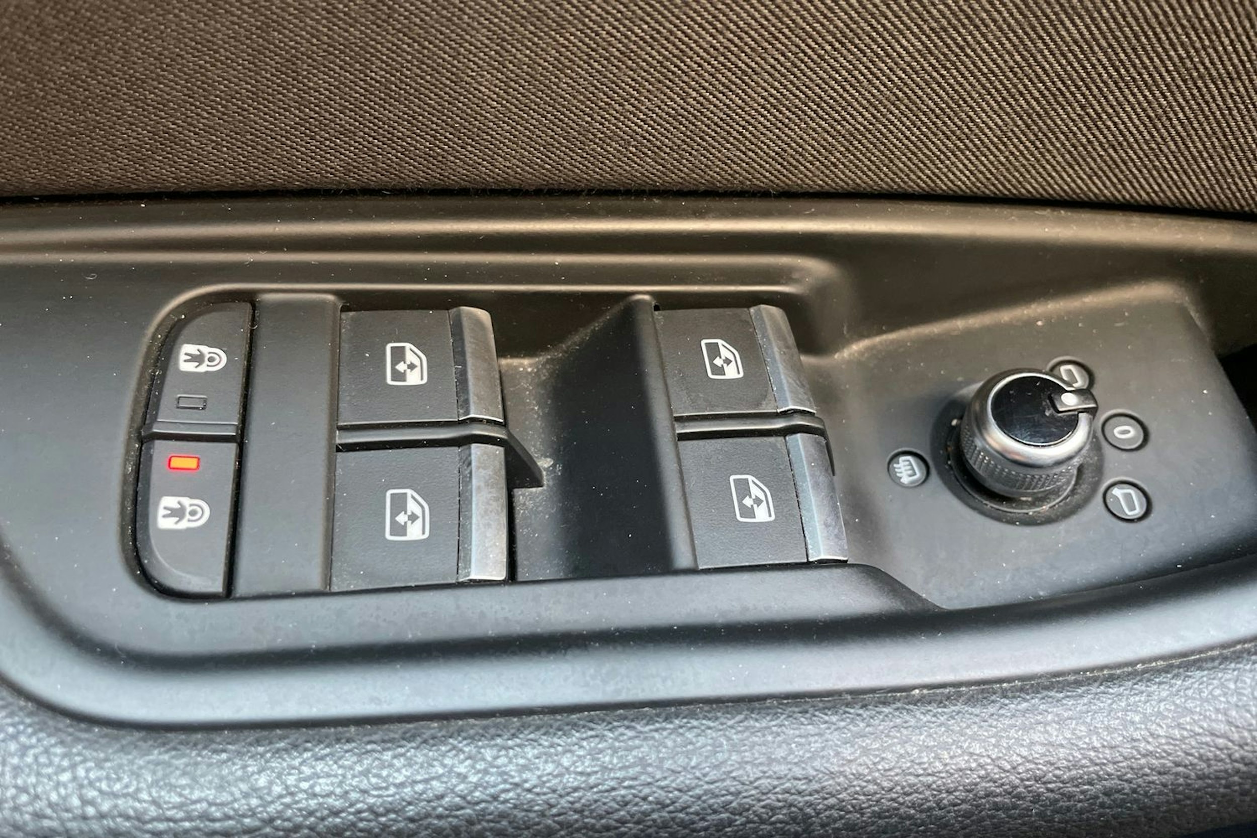 musta Audi A4 2020 kuva 23.