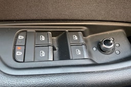 musta Audi A4 2020 kuva 23.