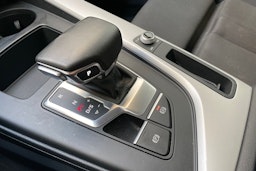 musta Audi A4 2020 kuva 31.