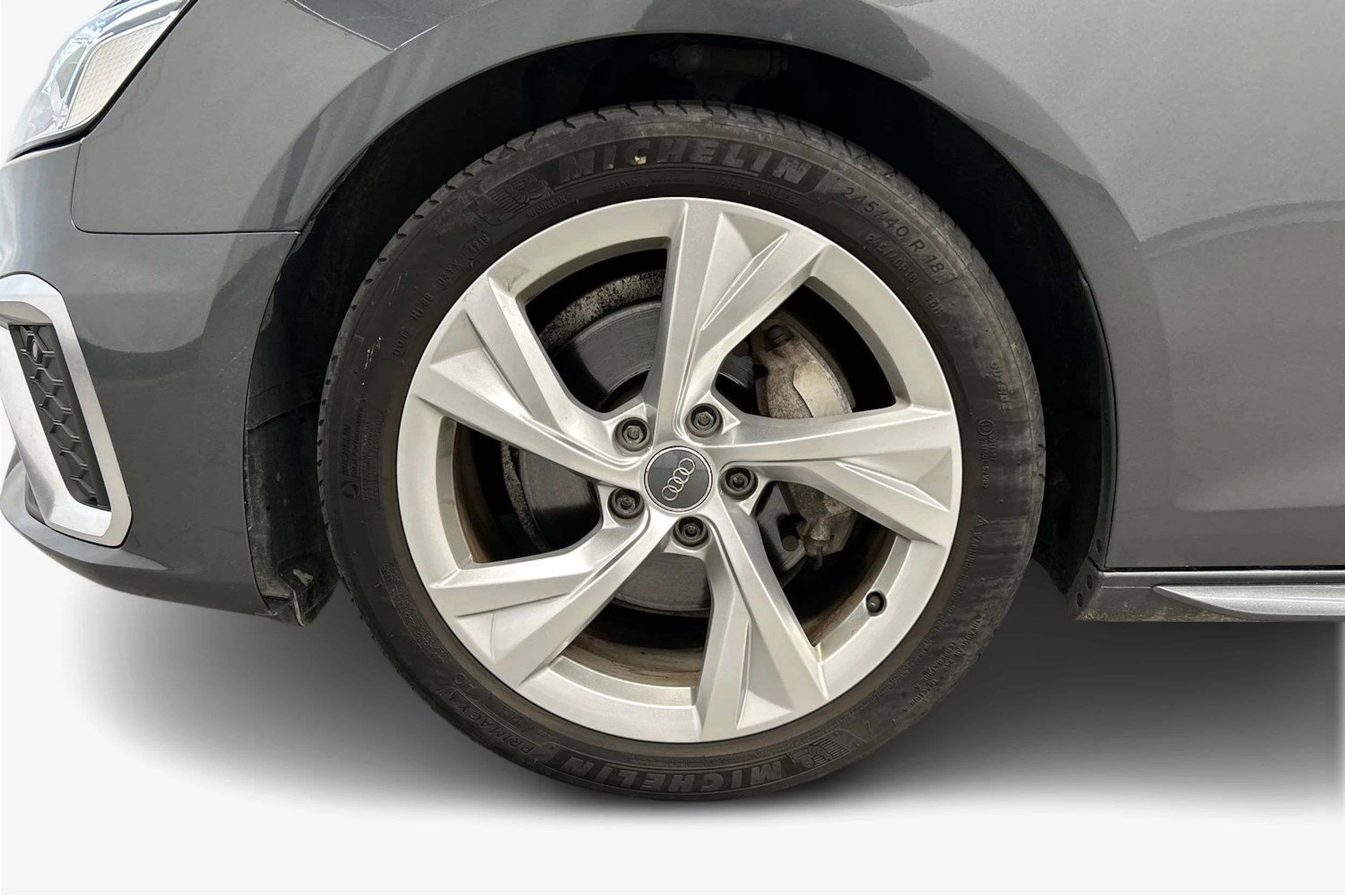 harmaa Audi A4 2020 kuva 9.