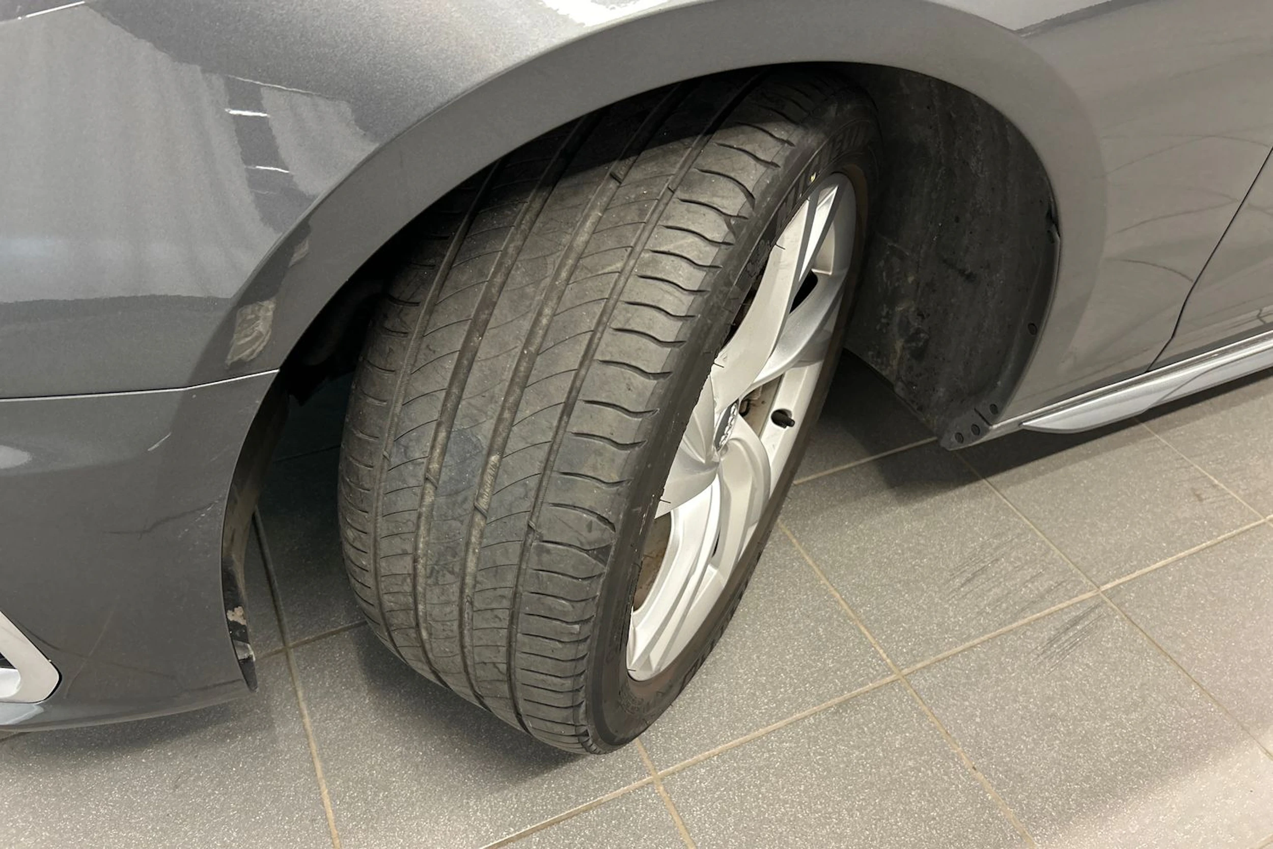 harmaa Audi A4 2020 kuva 10.