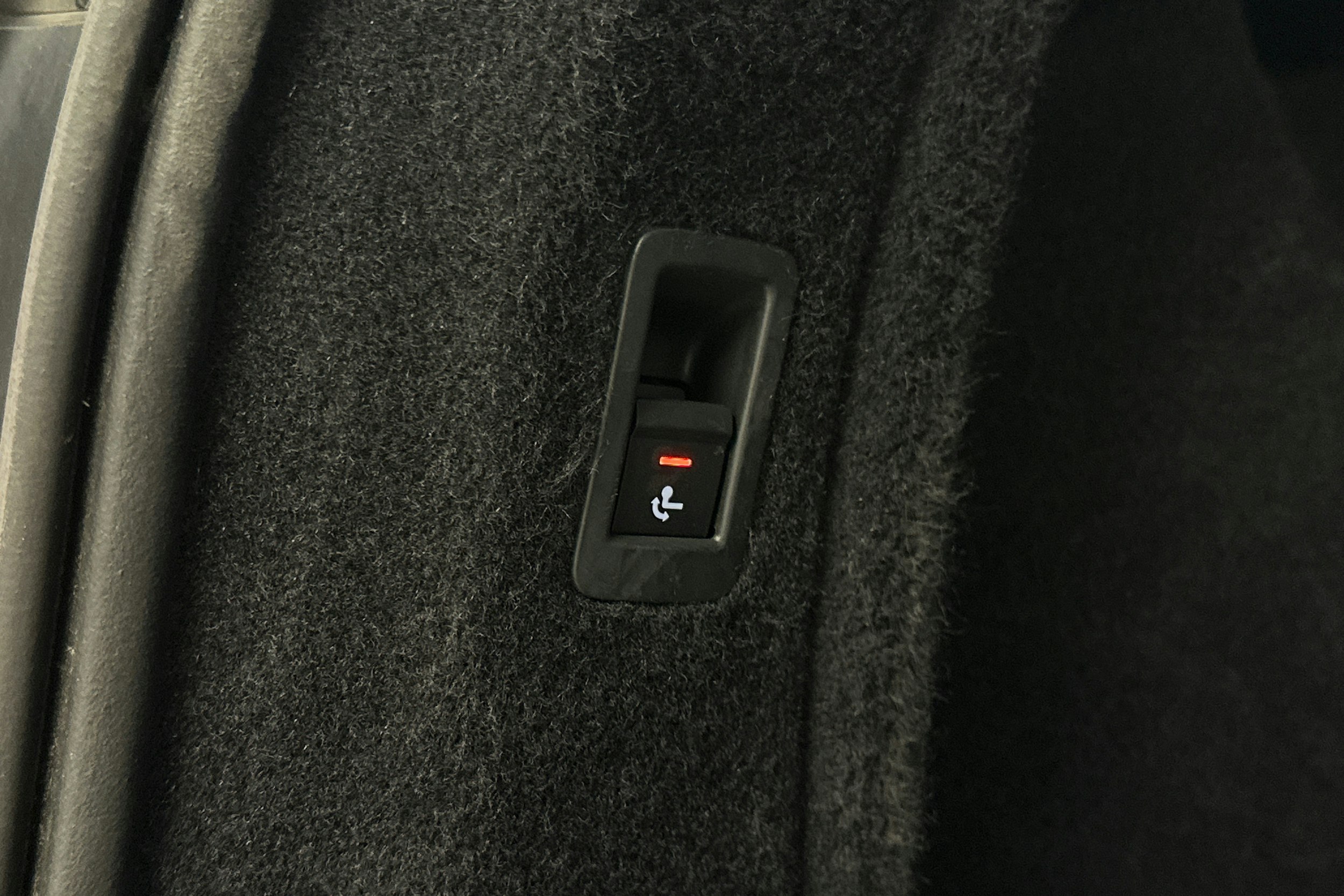 musta Audi A4 2020 kuva 15.