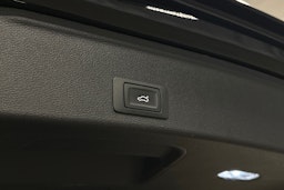musta Audi A4 2020 kuva 16.