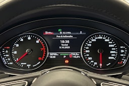 musta Audi A4 2020 kuva 20.