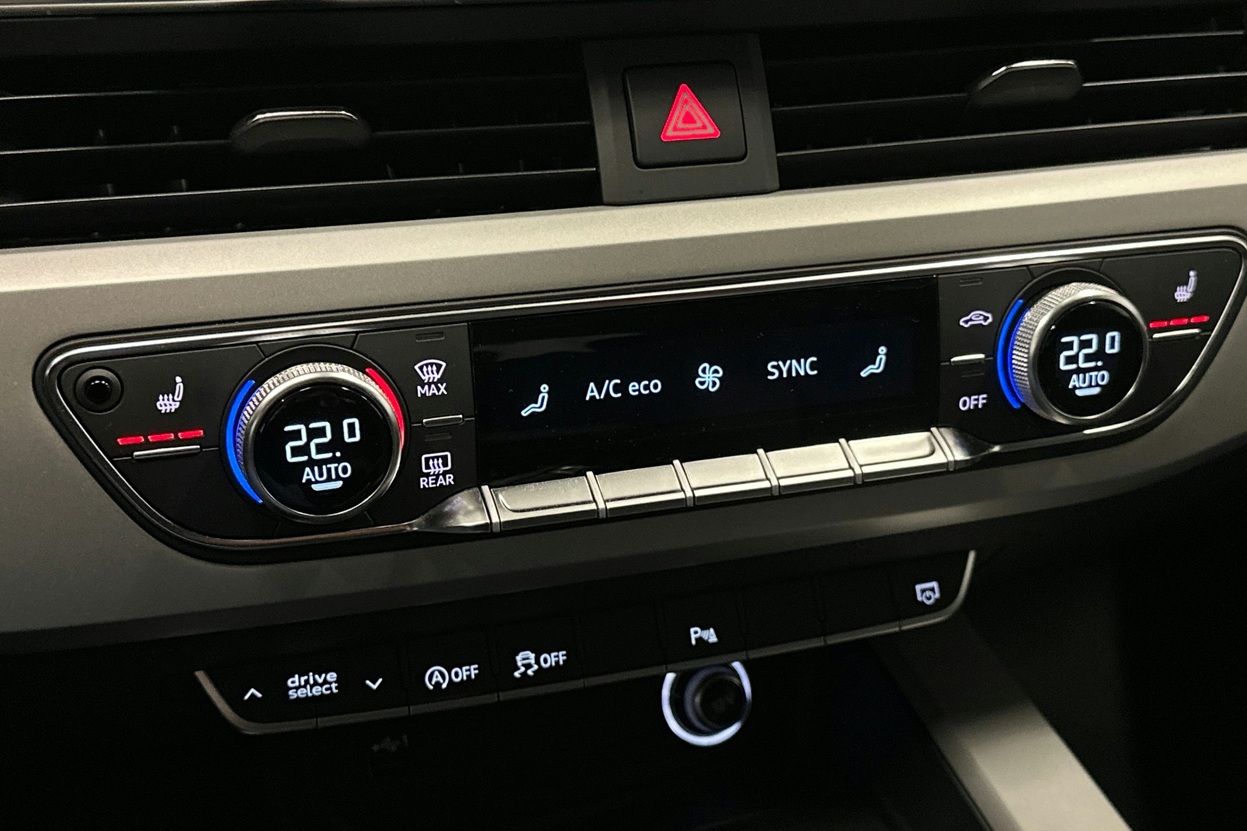 musta Audi A4 2020 kuva 24.