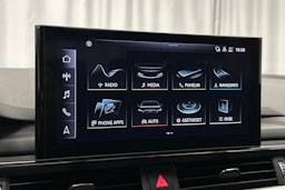 musta Audi A4 2020 kuva 25.