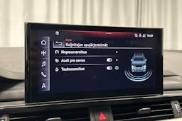 musta Audi A4 2020 kuva 28.