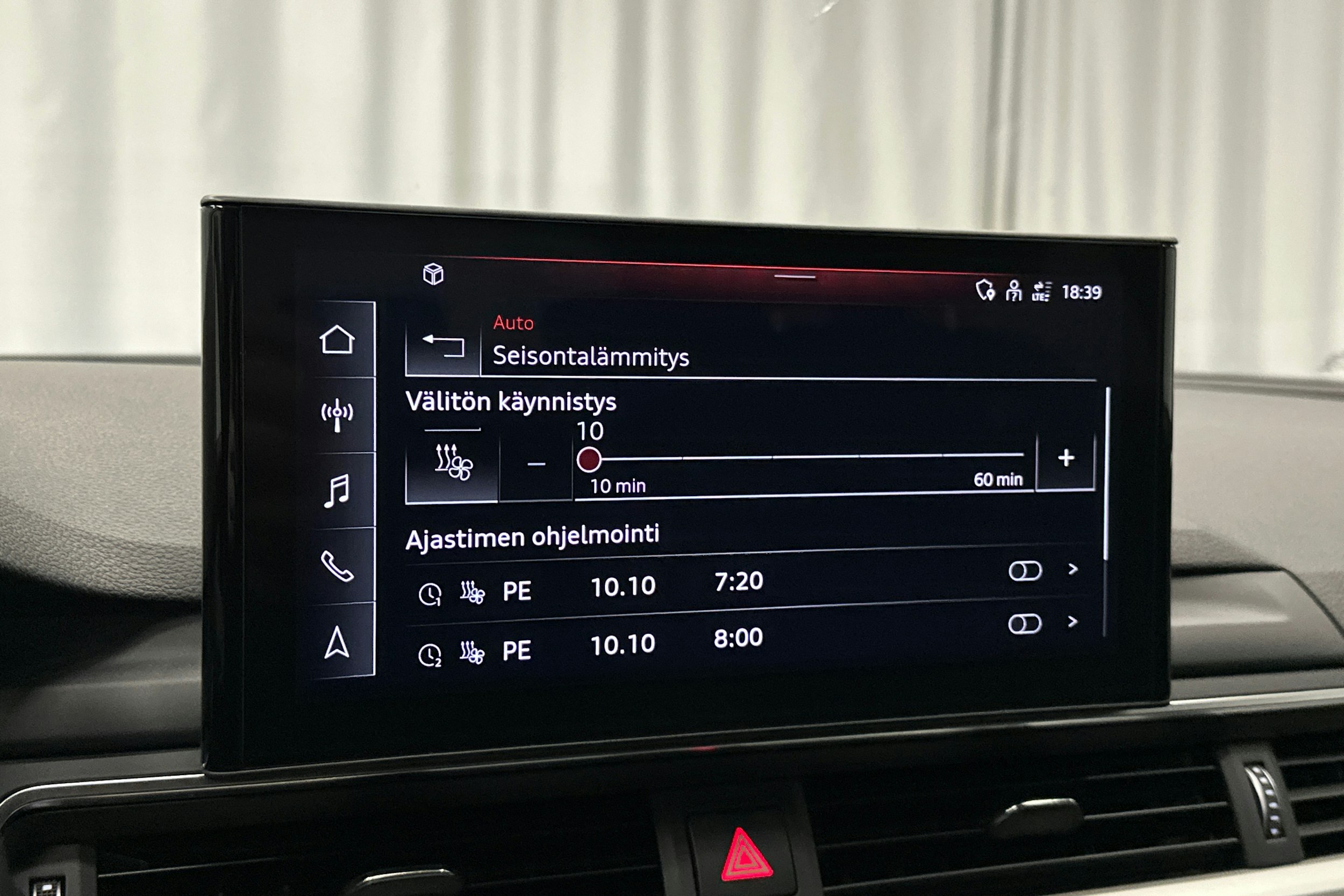 musta Audi A4 2020 kuva 29.