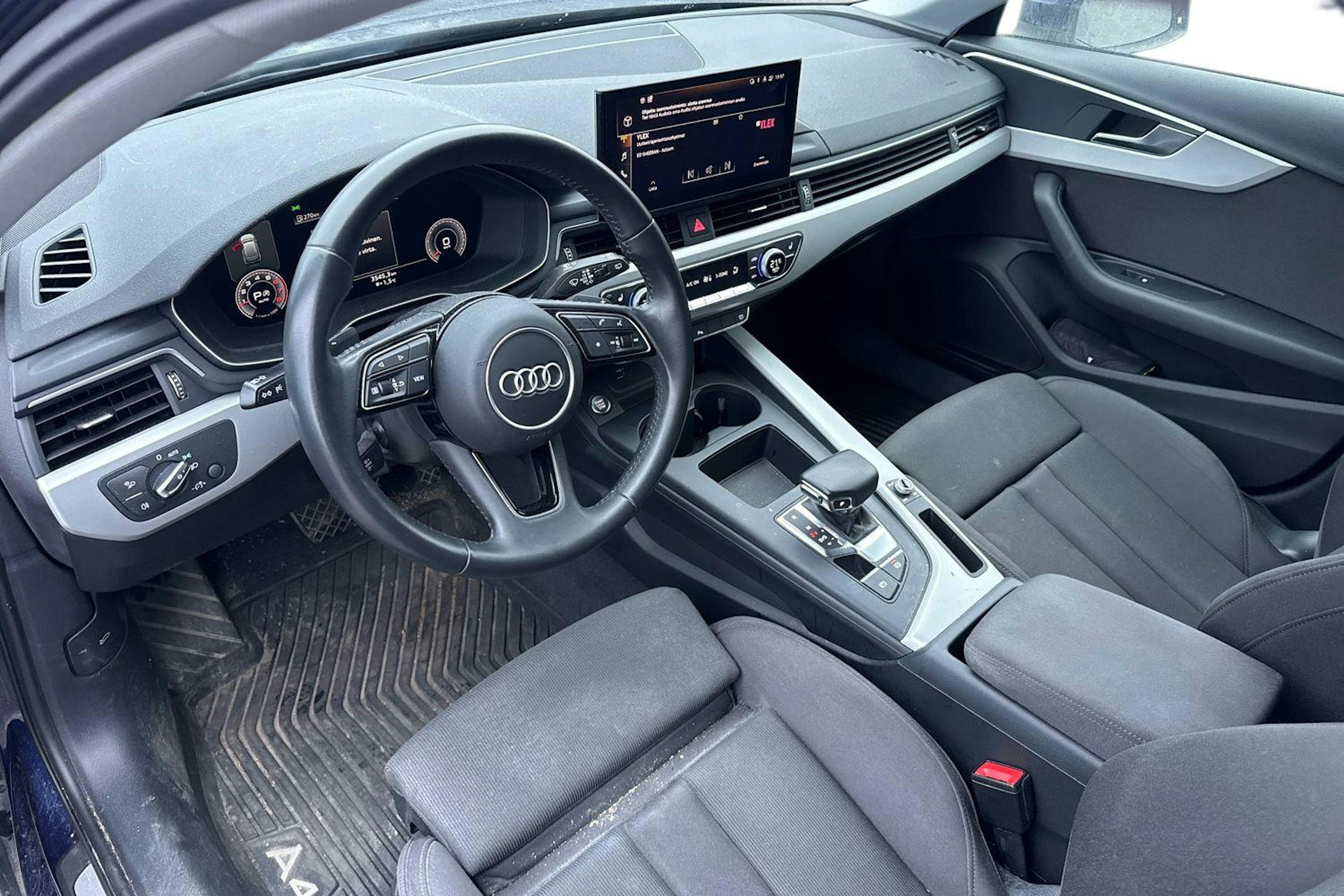 Sininen Audi A4 2020 kuva 3.