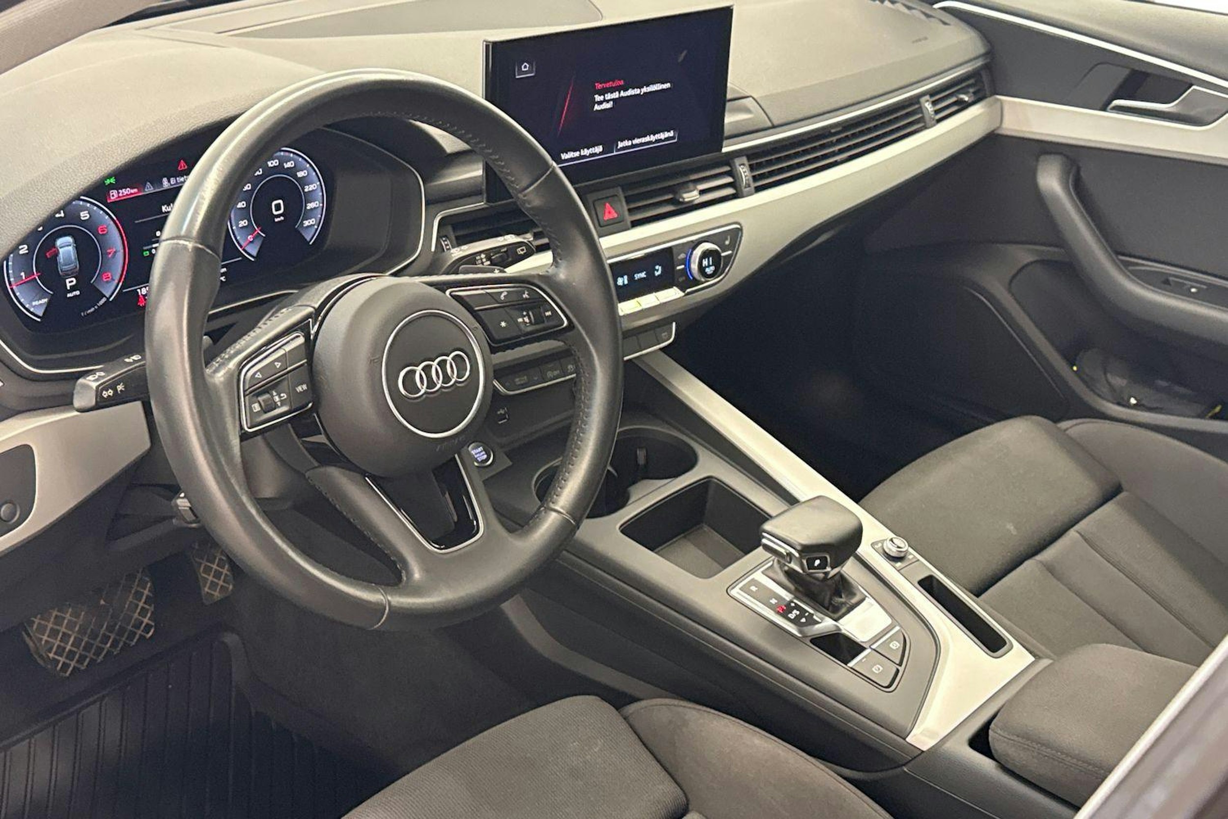 Sininen Audi A4 2020 kuva 7.