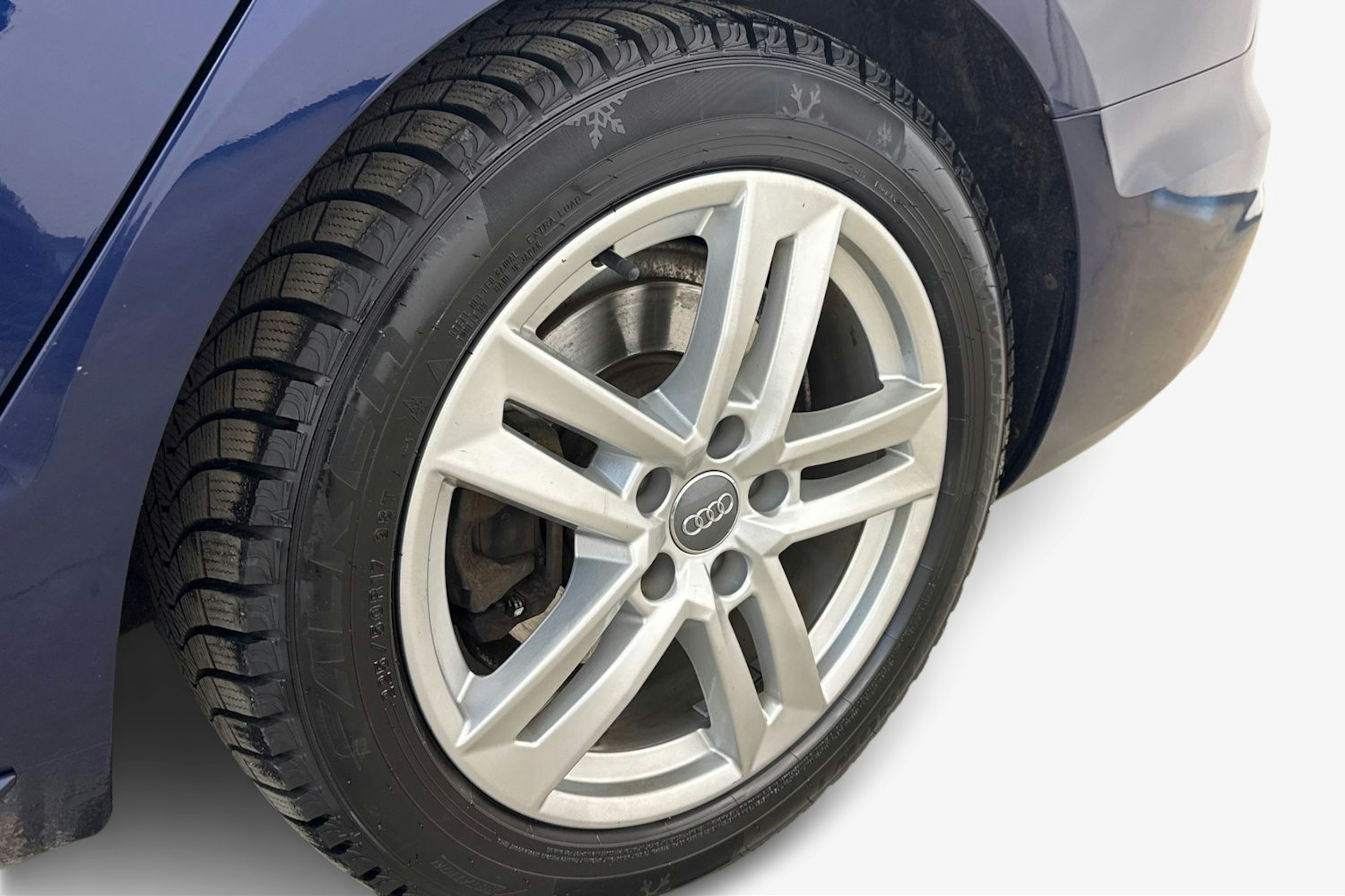 Sininen Audi A4 2020 kuva 11.