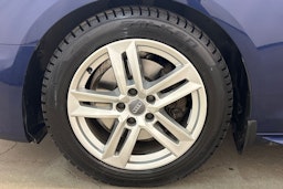 Sininen Audi A4 2020 kuva 13.