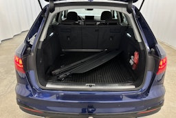 Sininen Audi A4 2020 kuva 24.