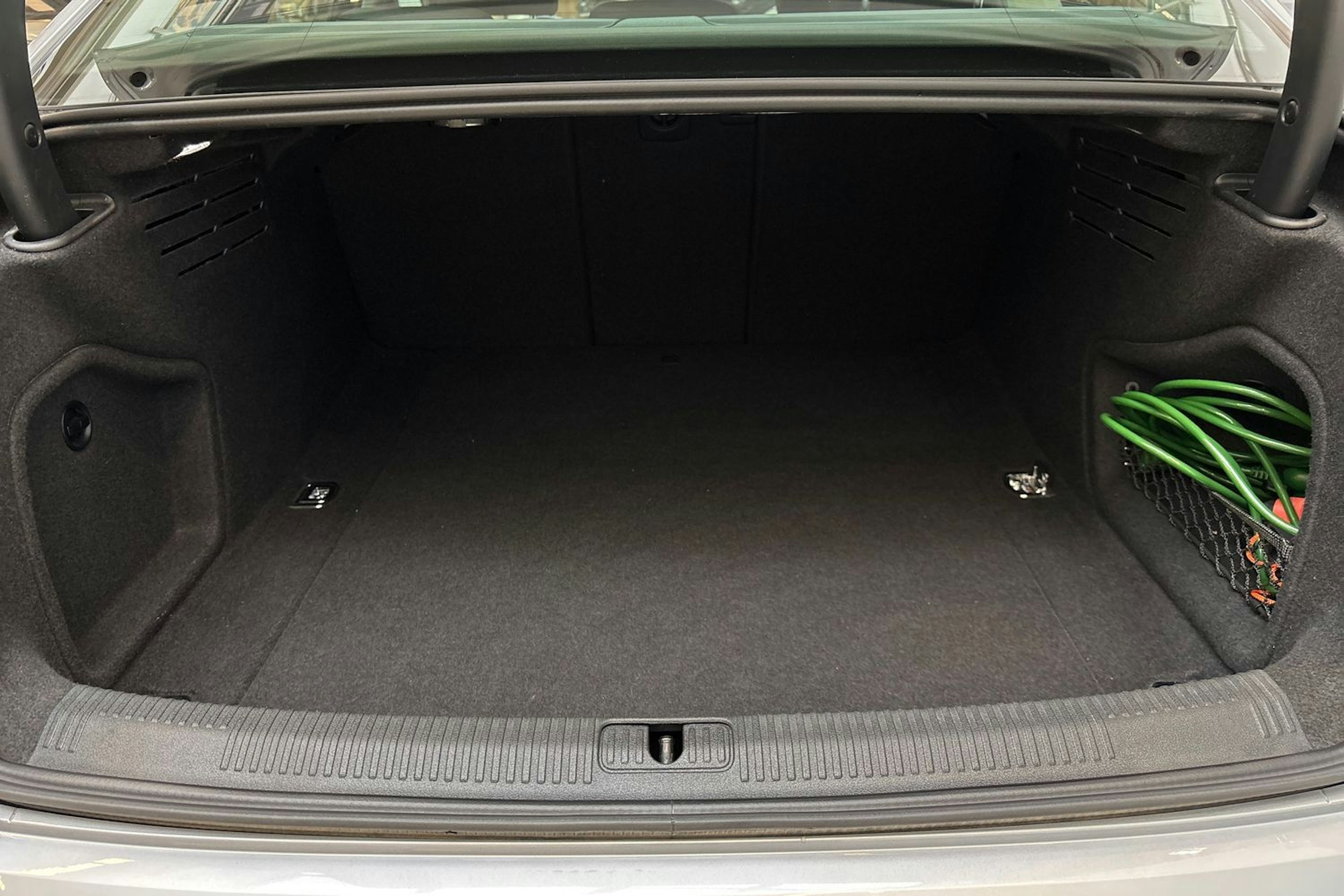 hopea Audi A4 2020 kuva 14.