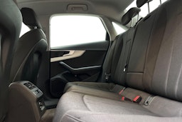musta Audi A4 2020 kuva 11.