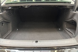musta Audi A4 2020 kuva 15.