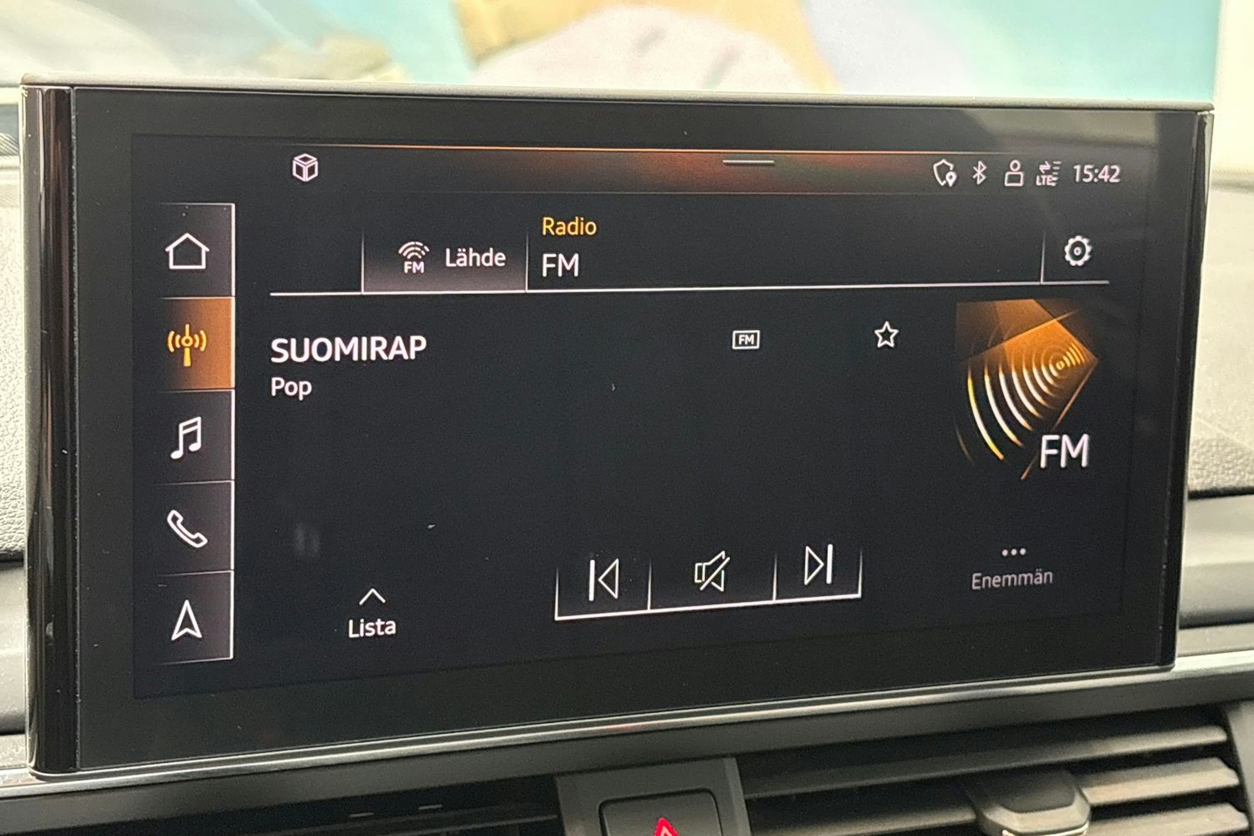 musta Audi A4 2020 kuva 24.