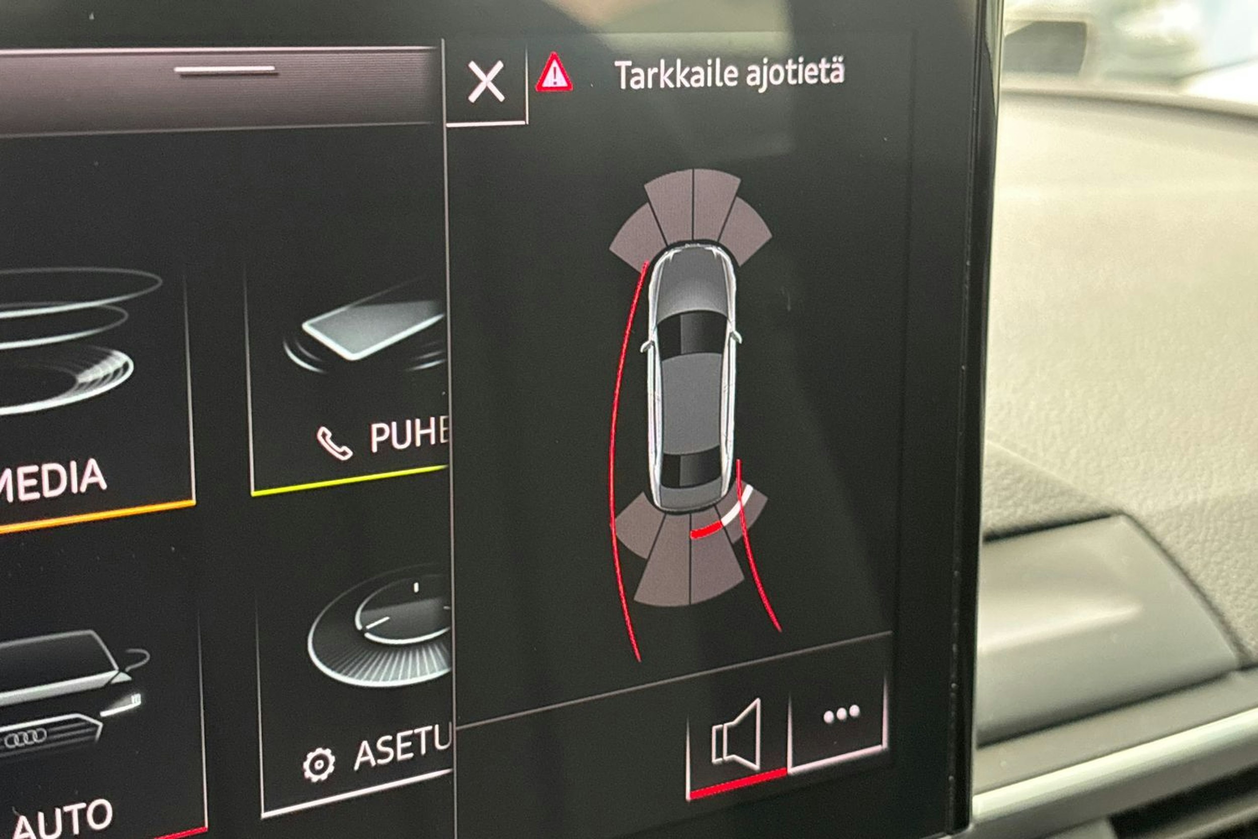 musta Audi A4 2020 kuva 28.