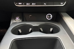 musta Audi A4 2020 kuva 30.