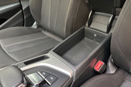 musta Audi A4 2020 kuva 32.