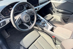 Valkoinen Audi A4 2020 kuva 3.
