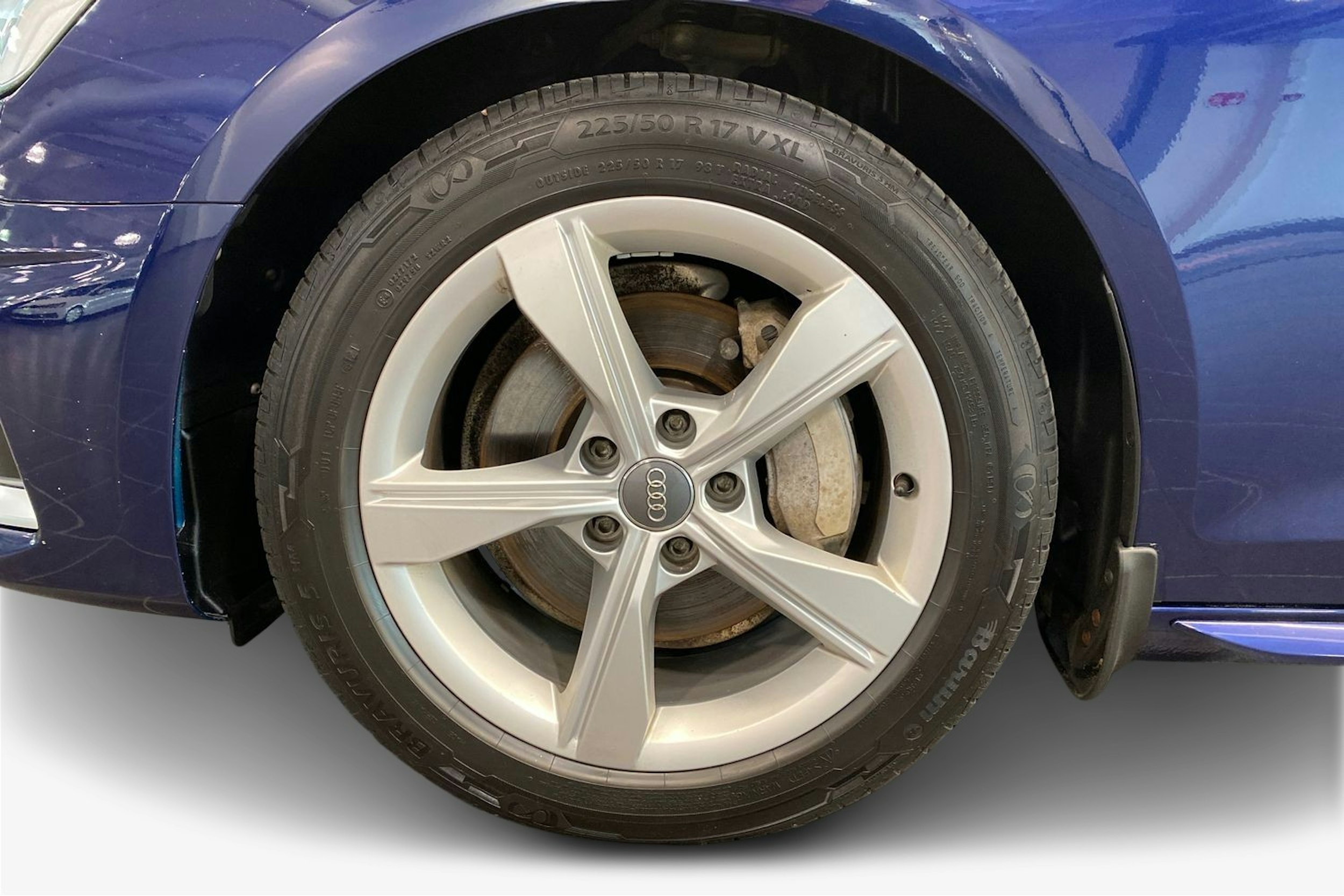 met. sininen Audi A4 2020 kuva 11.