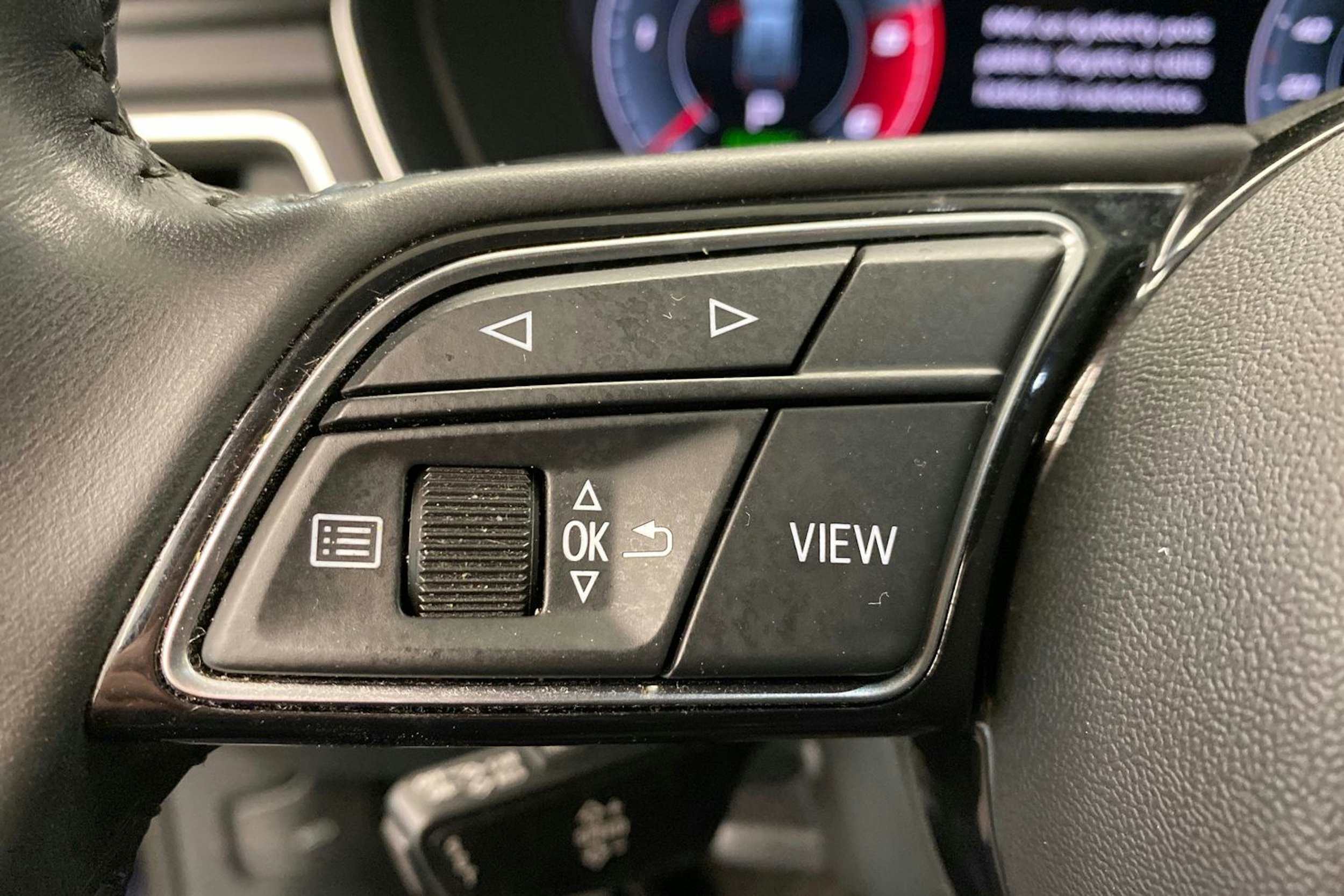 met. sininen Audi A4 2020 kuva 14.