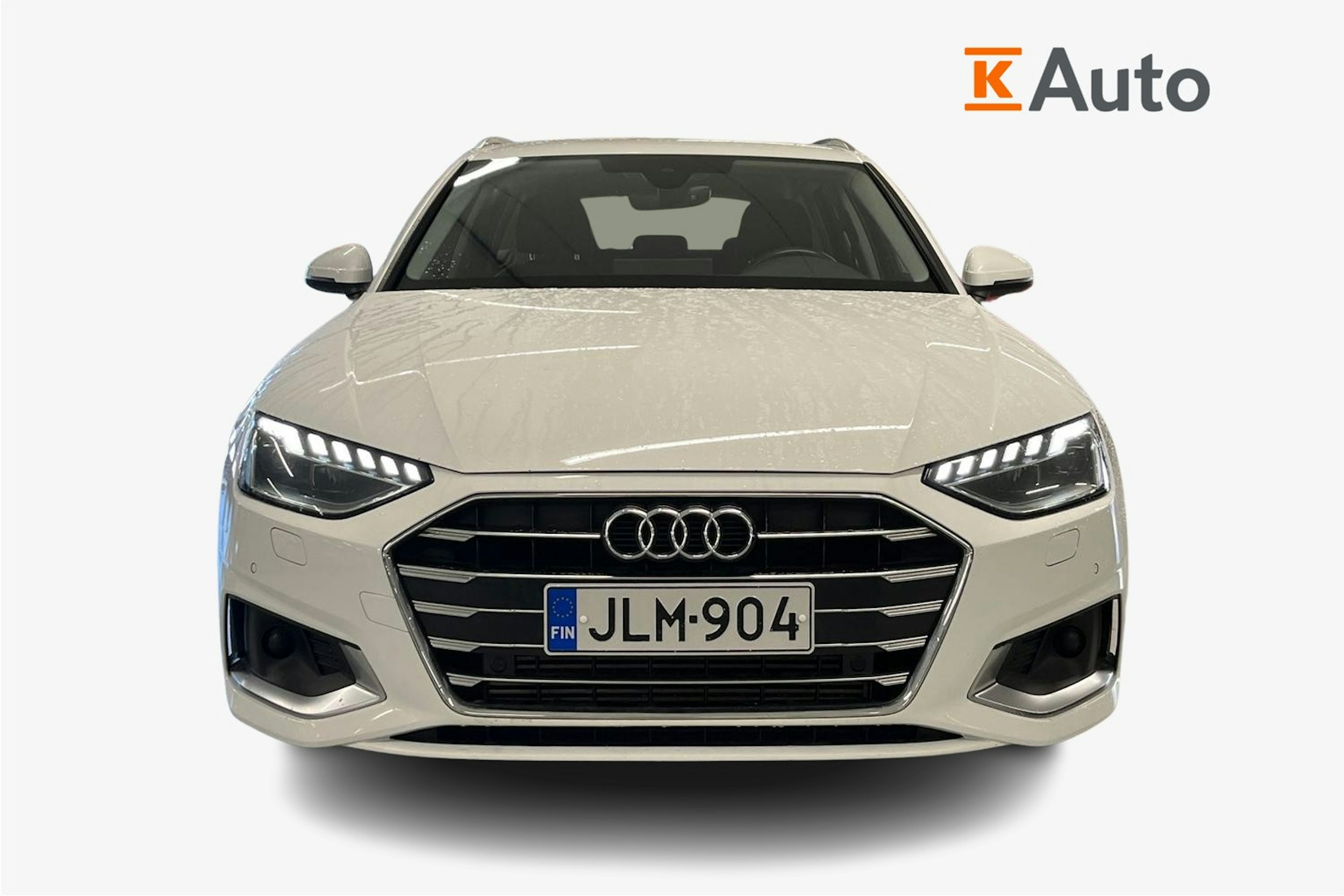 Valkoinen Audi A4 2020 kuva 5.