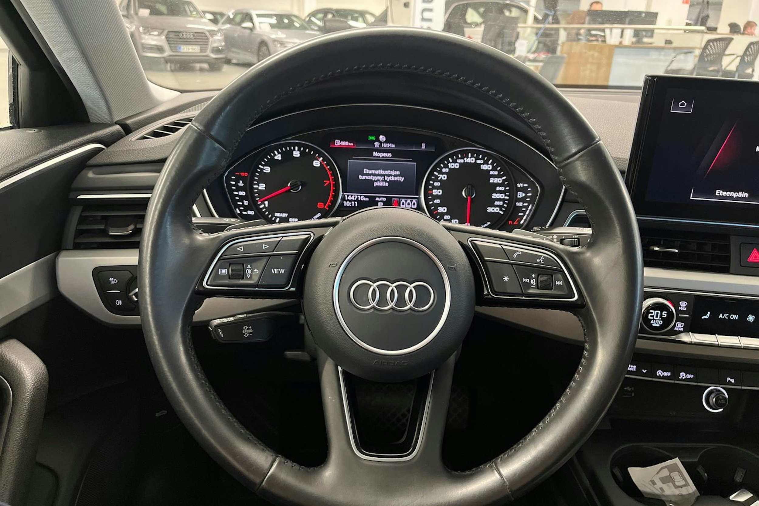 Valkoinen Audi A4 2020 kuva 16.